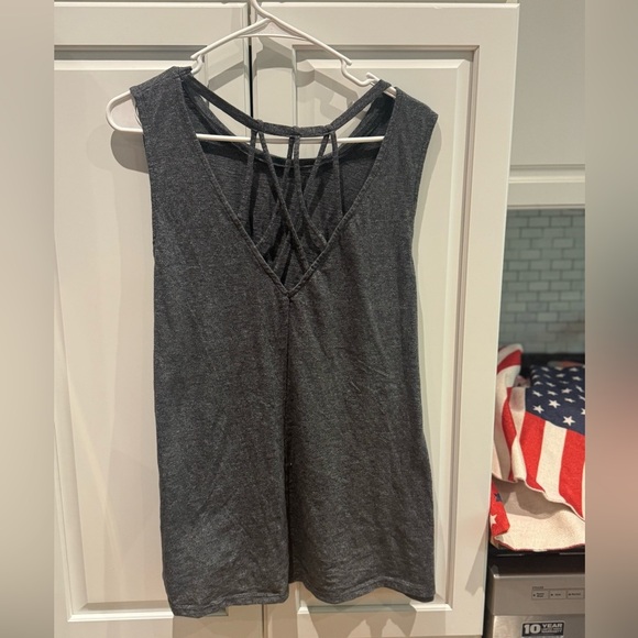 Maurices Gray Sleeveless Muscle Tee Relaxed Fit - Picture 2 of 3